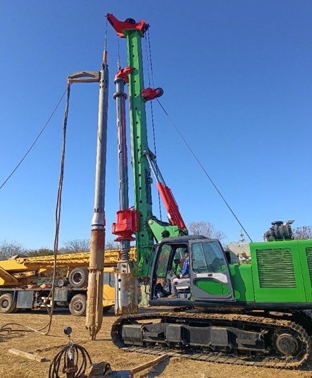 Hydraulic Vibroflot With 176 KW Engine Power Refitted To Rig Key To Successful Ground Improvement